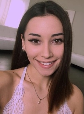 Порно по длительности с Aria Lee